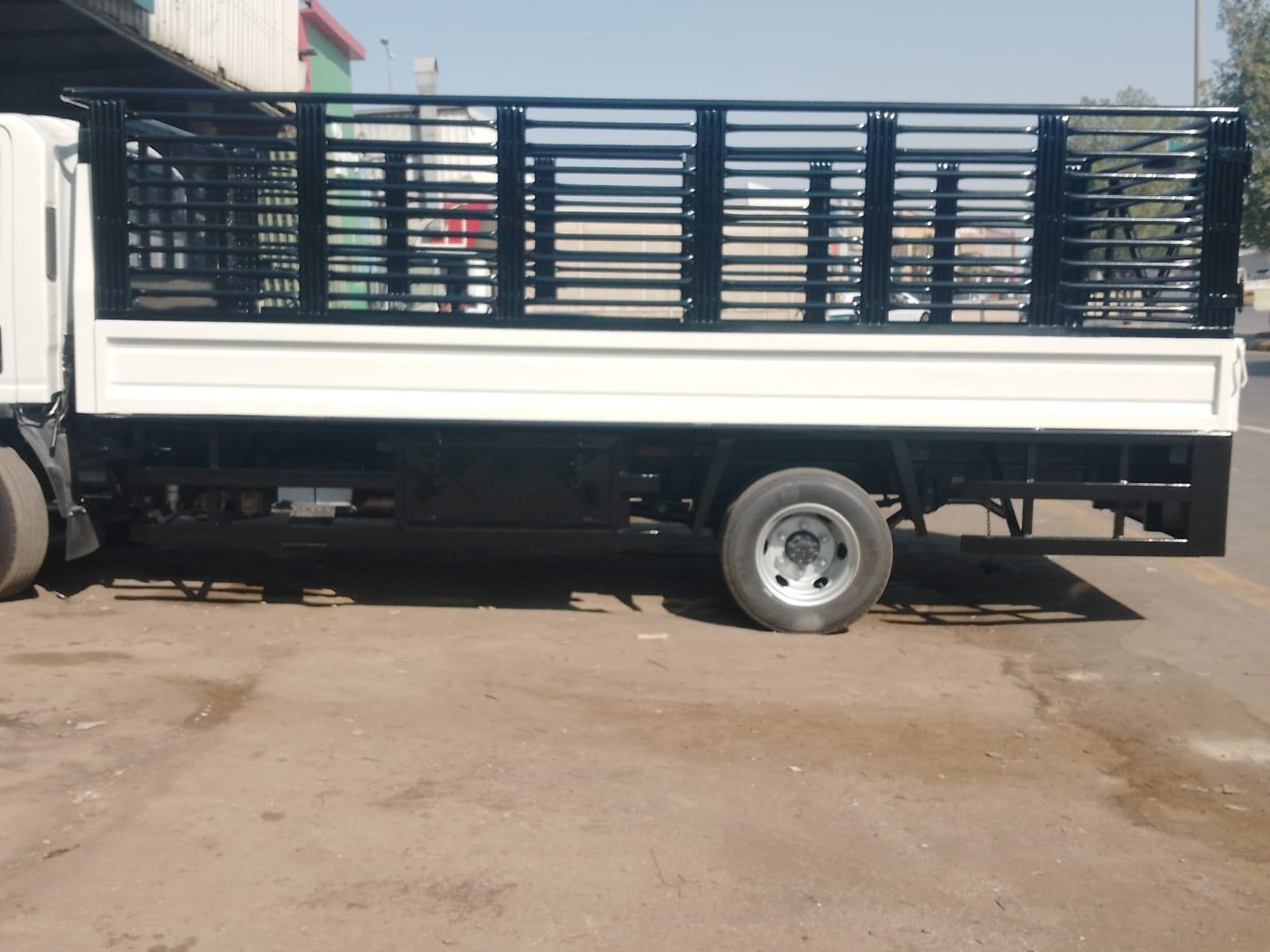 صناديق دينا نقل عفش للبيع بالرياض صندوق دينا بلاط الرياض